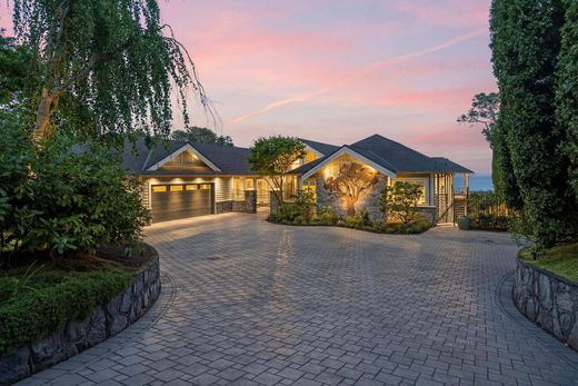 Dom jednorodzinny w Saanich, Capital Regional District