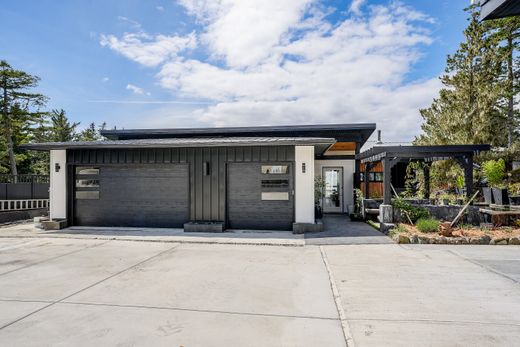 Detached House in Sooke, Capital Regional District