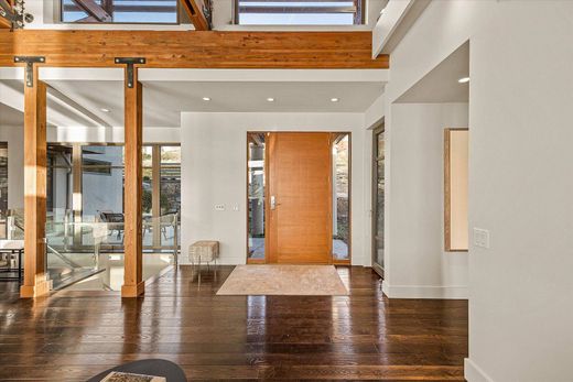 Dom jednorodzinny w Kelowna, Regional District of Central Okanagan