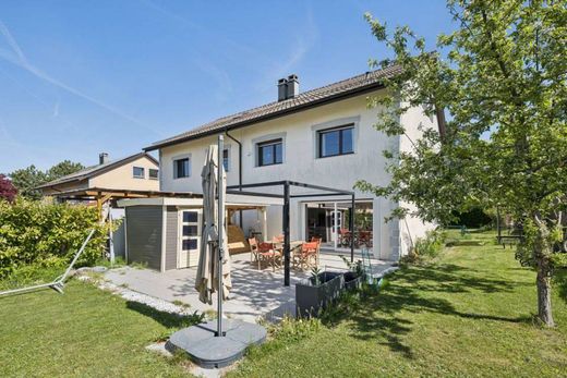 Semidetached House in Epalinges, Lausanne District