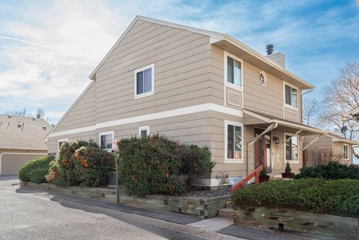 Dom miejski w Aurora, Adams County