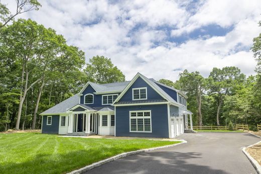 Detached House in Head of the Harbor, Suffolk County