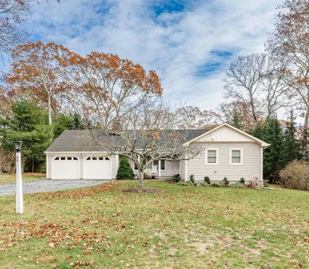 Detached House in Westhampton Beach, Suffolk County