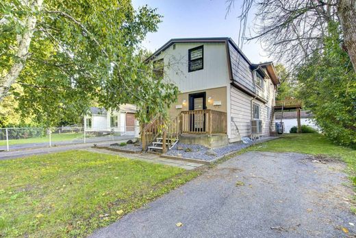 Duplex w L'Île-Bizard-Sainte-Geneviève, City of Montréal