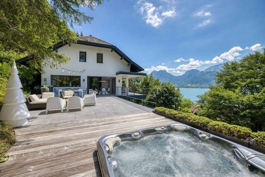 Detached House in Talloires, Haute-Savoie