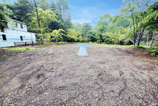 Grond in Karuizawa, Kitasaku-gun