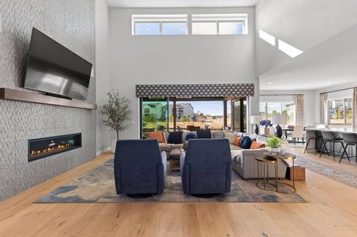 Detached House in Castle Pines, Douglas County