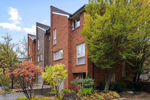 타운 하우스 / Toronto, Ontario