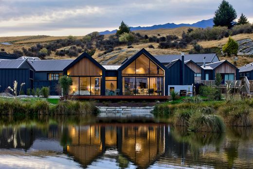 Detached House in Queenstown, Queenstown-Lakes District