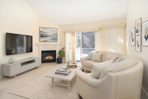 Townhouse in Hudson, Middlesex County