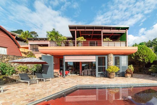 Detached House in Papeete, Îles du Vent