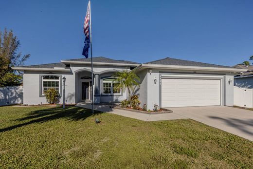 North Port, Sarasota Countyの一戸建て住宅