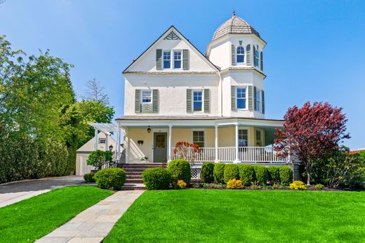 Detached House in Larchmont, Westchester County