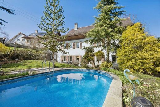 Detached House in Curtilles, Broye-Vully District