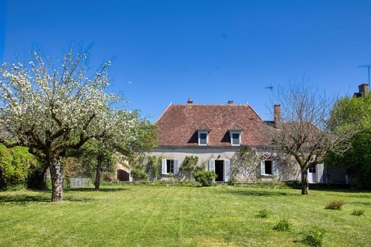 Detached House in Lugny-lès-Charolles, Saône-et-Loire