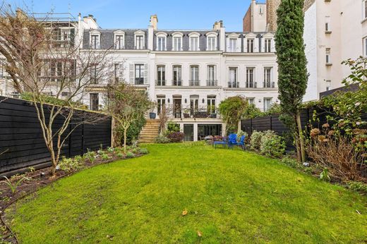 Detached House in La Muette, Auteuil, Porte Dauphine, Paris