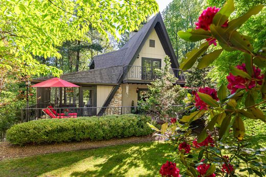 Detached House in Hendersonville, Henderson County