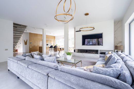 ‏בית חד-משפחתי ב  ורשה, Warszawa