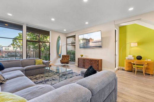 Apartment in Long Beach, Los Angeles County