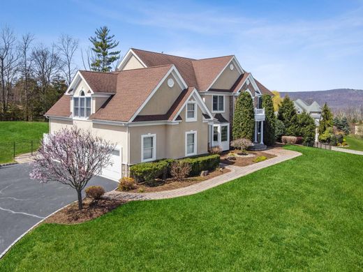 Detached House in Montville, Morris County