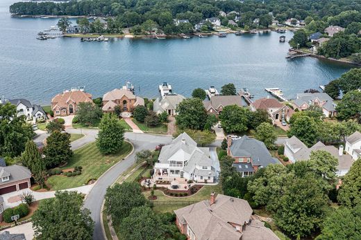 Detached House in Cornelius, Mecklenburg County