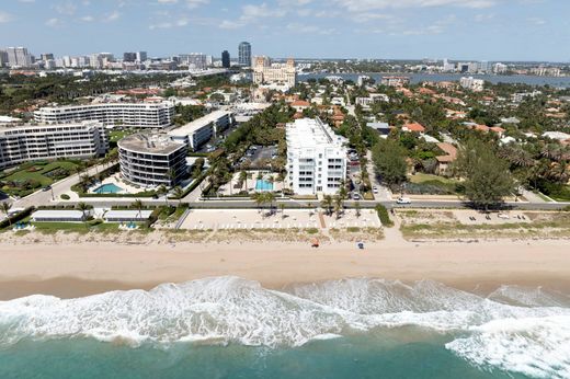 Apartment in Palm Beach, Florida