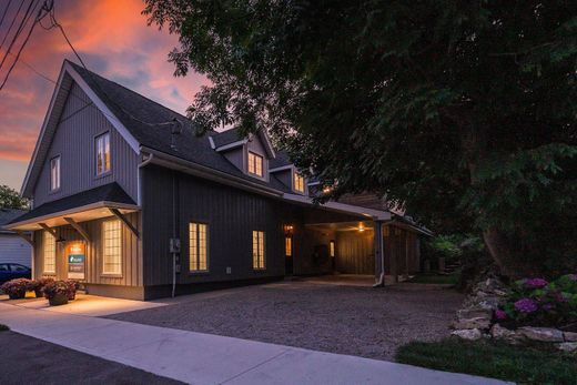 Casa en Elora, Wellington County