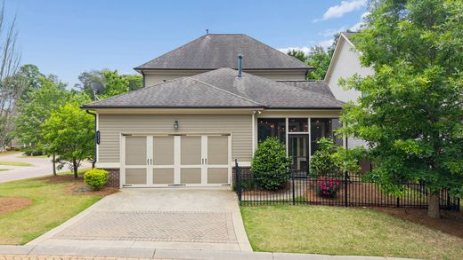 Detached House in Alpharetta, Fulton County