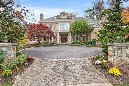 Luxury home in McLean Hamlet, Fairfax County