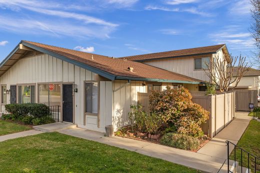 Apartment in Thousand Oaks, Ventura County