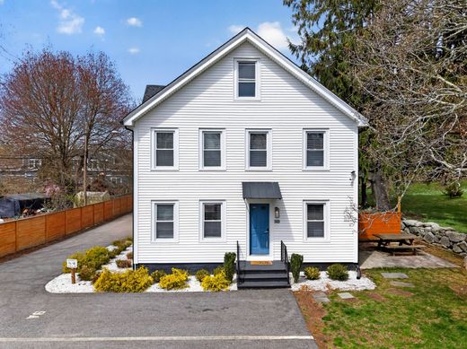 Luxury home in Stonington, New London County