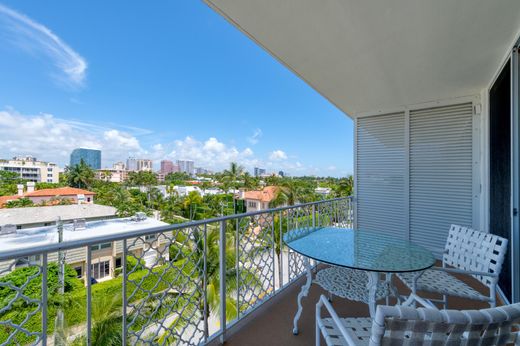 Apartment in Palm Beach, Florida