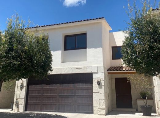 Detached House in Santiago de Querétaro, Querétaro