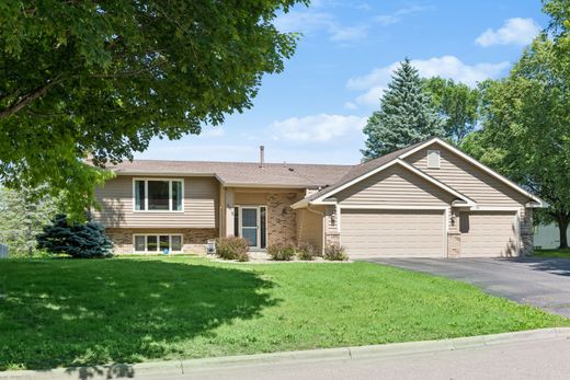 Luxury home in Minnetonka, Hennepin County