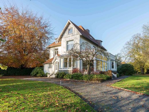 Detached House in Waterloo, Walloon Brabant Province