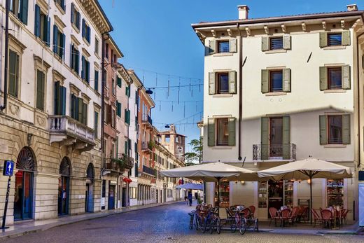 بيت مستقل ﻓﻲ فيرونا, Provincia di Verona