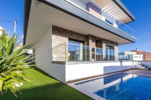 ‏בית חד-משפחתי ב  Odivelas, Distrito de Lisboa