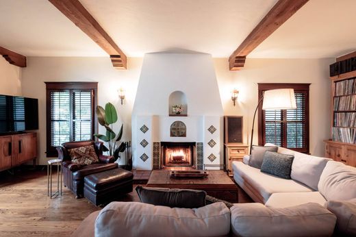 Detached House in Glendale, Los Angeles County