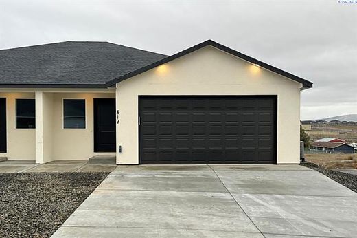 Townhouse in West Richland, Benton County