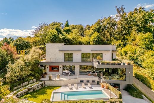 Gavirate, Provincia di Vareseのヴィラ