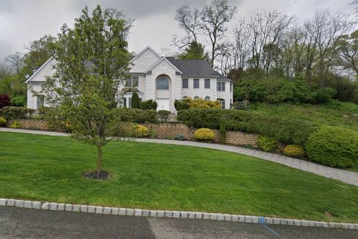 Detached House in Montville, Morris County