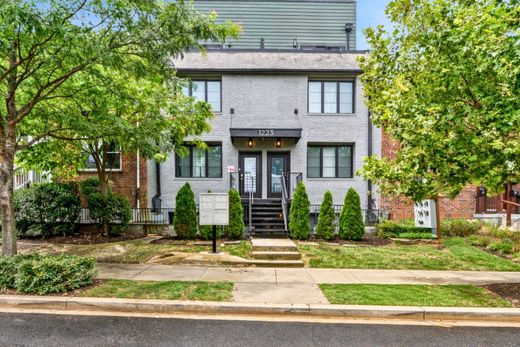 Apartment in Washington, Washington County