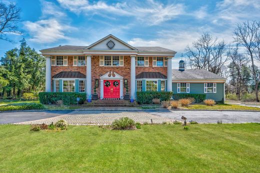 Detached House in Old Brookville, Nassau County