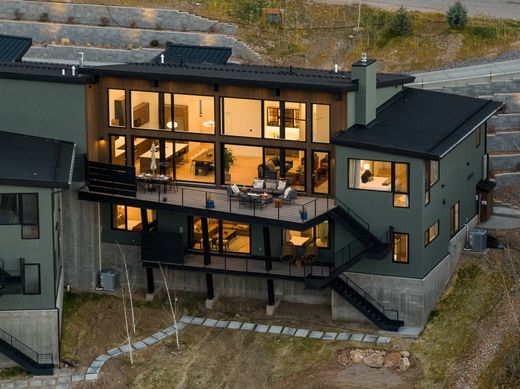 Avon, Eagle Countyのデュプレックス