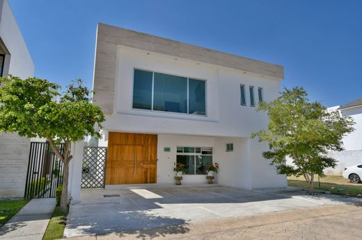 Maison individuelle à Tlajomulco de Zúñiga, Jalisco