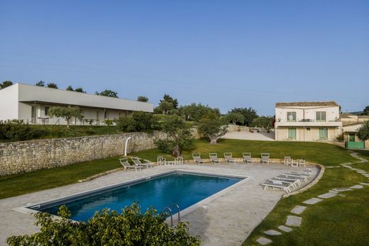 Vrijstaand huis in Noto, Provincia di Siracusa