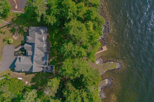 Detached House in Raymond, Cumberland County
