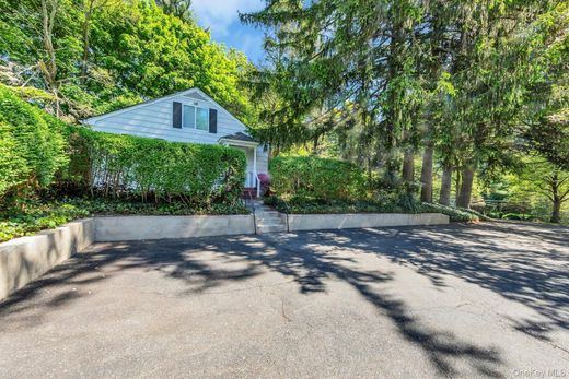 Detached House in Glen Head, Nassau County