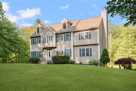 Luxury home in Town of Burrillville, Providence County