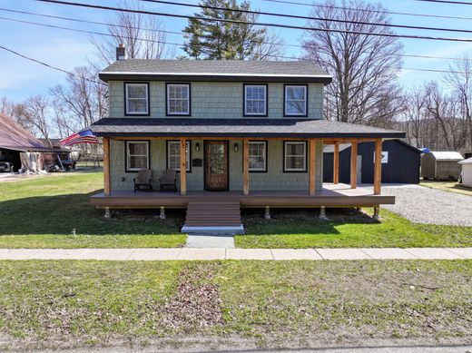 Detached House in Ticonderoga, Essex County
